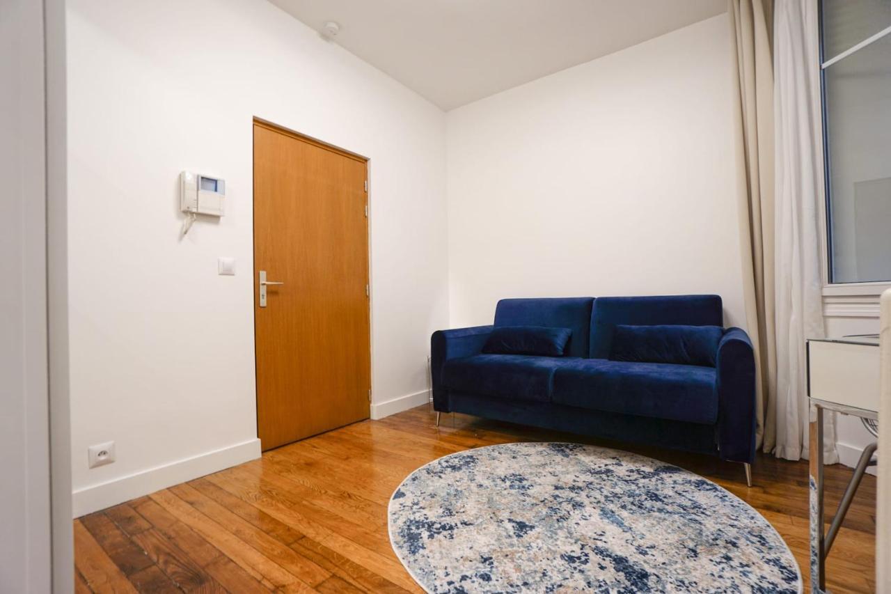 Large Flat At 2 Steps From The Eiffel Tower Parigi